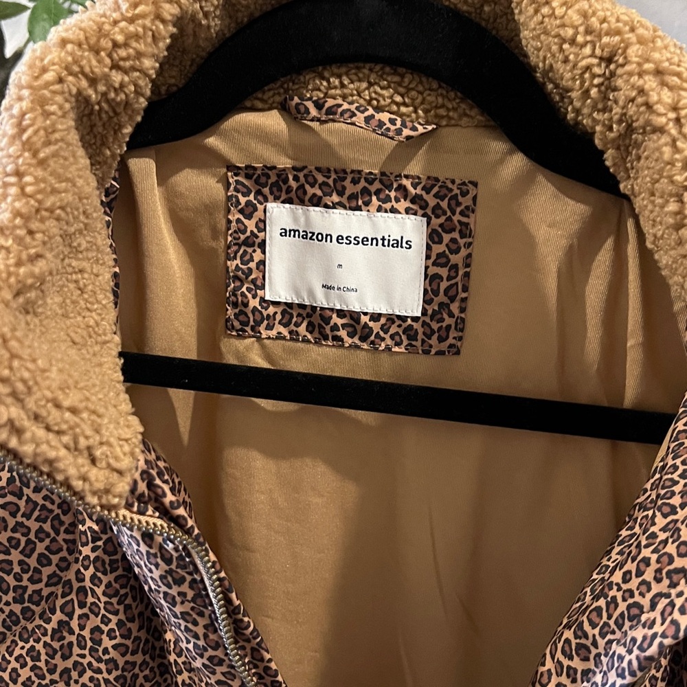 Amazon Essentials Leopard Print Jacket with Tan S… - image 2